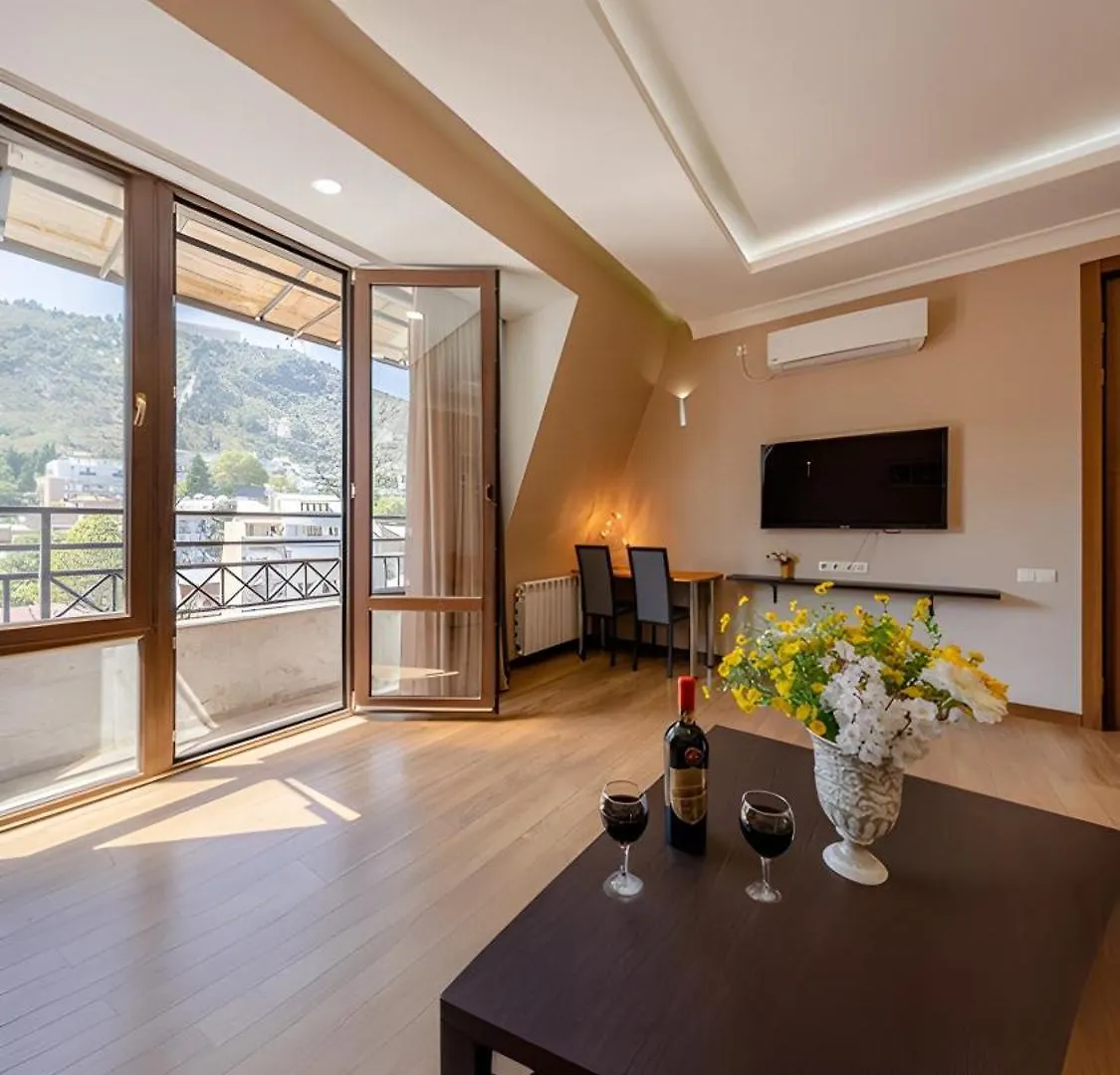 Fancy Apartment In The Center Of Τυφλίδα