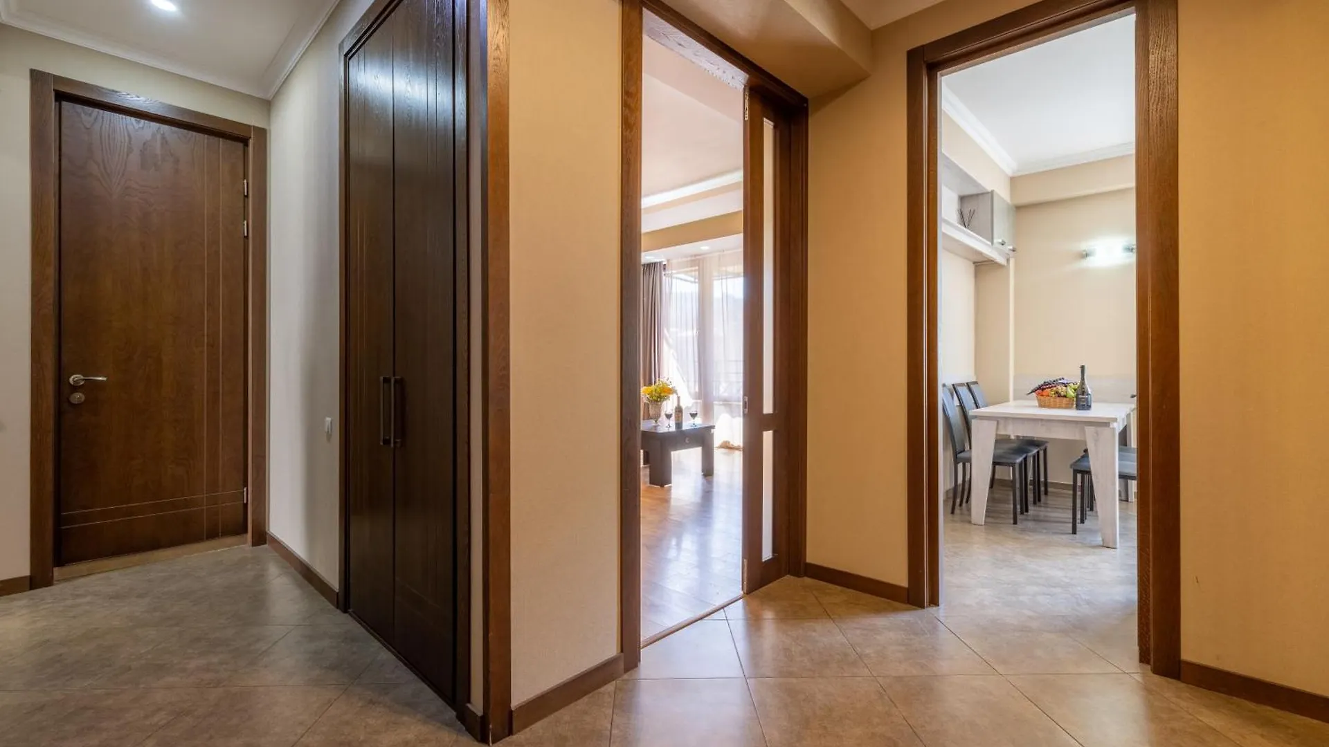 Fancy Apartment In The Center Of Τυφλίδα