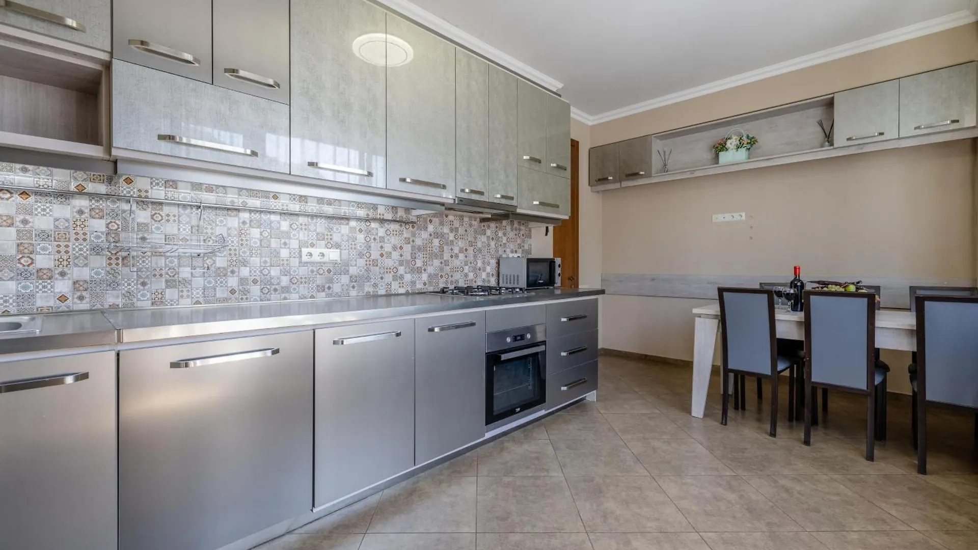 Fancy Apartment In The Center Of Τυφλίδα 0*,