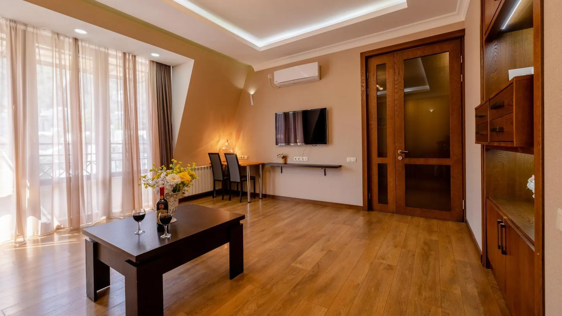 Fancy Apartment In The Center Of Τυφλίδα